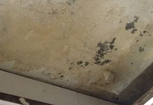 新市阳台漏水维修公司分享下新市卫生间渗水维修需要注意哪些问题。